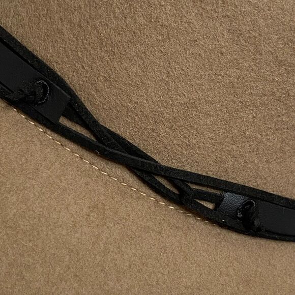 Nine West Felted Wool Hat Tan Wide Brim Cloche Black Faux Leather Band - Picture 6 of 11